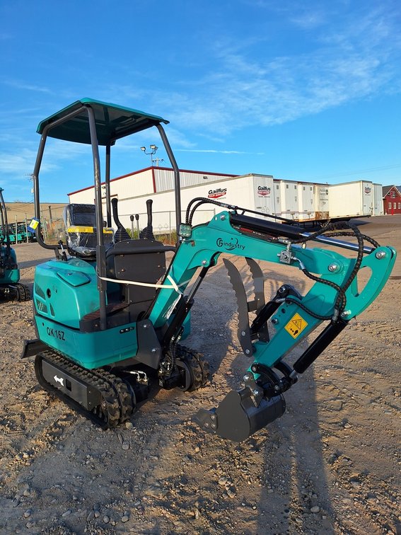 2025 CFG Mini Excavator, Model QK16Z