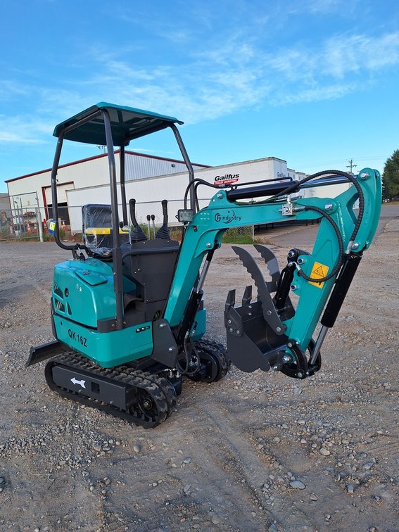 2025 CFG Mini Excavator, Model QK16Z