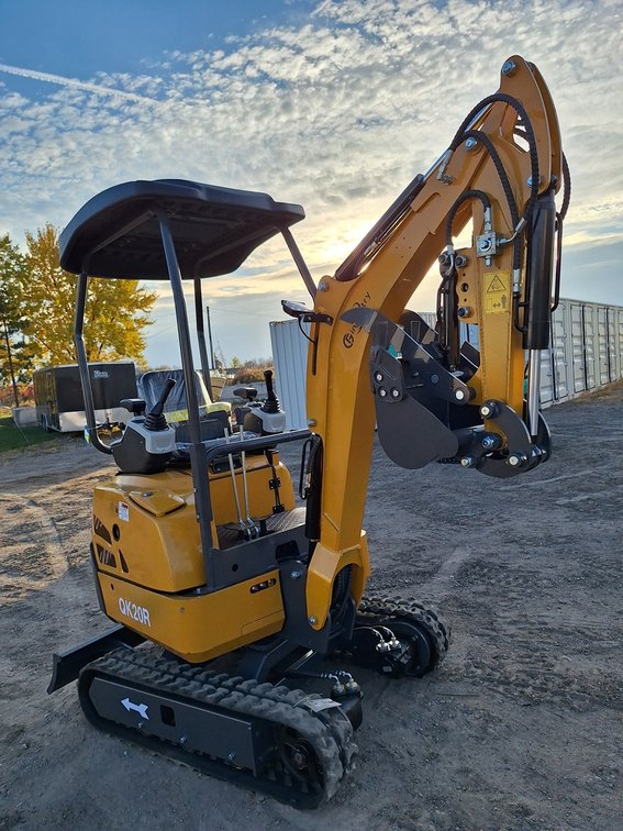 2025 CFG Mini Excavator, Model QK20R
