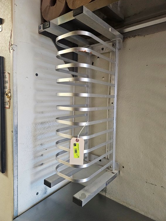 Aluminum Wall Mounted Pizza Tray Rack