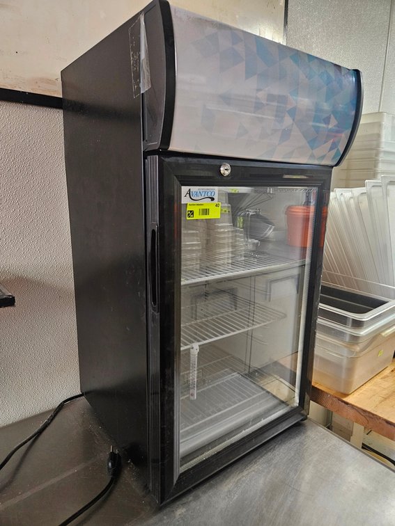 Avantco Mini Refrigerator, 17"x17"x31"