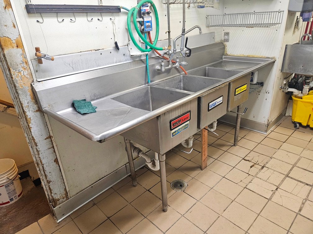 SS 3 Compartment Sink with Sprayer and Faucet, 84"x27"x36"