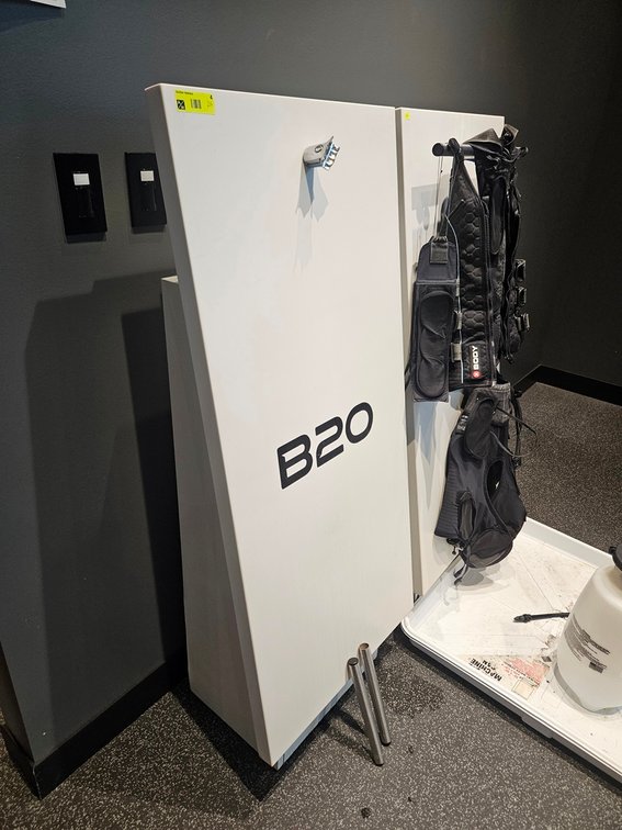 2 B20 Vest Hanging Stands, 22"x54"
