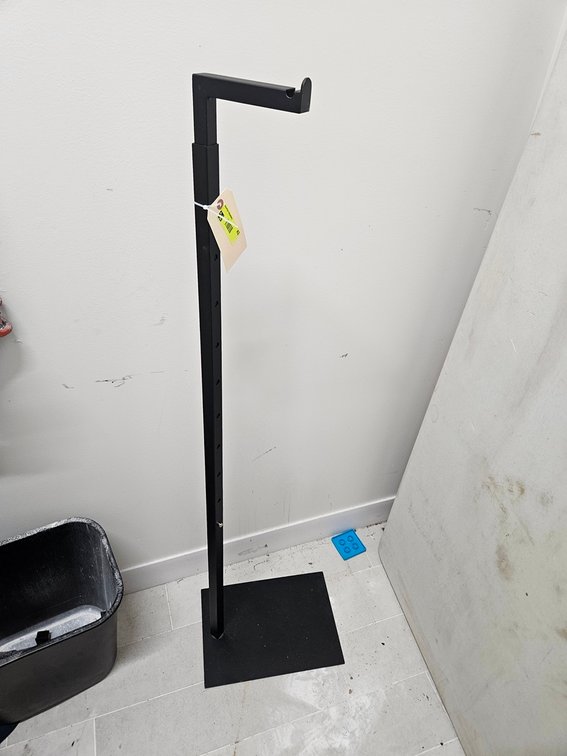 Metal Adjustable Height Clothing Rack