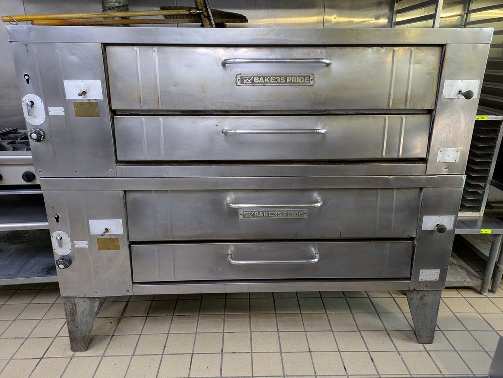 Bakers Pride Double Stone Pizza Oven, Model Y602, Nat. Gas, 78"x43"x64"