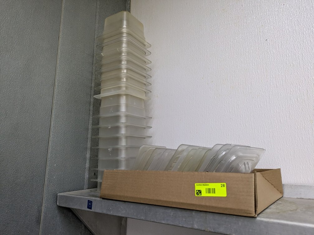 16 Plastic 1/6 Pans with 15 Lids