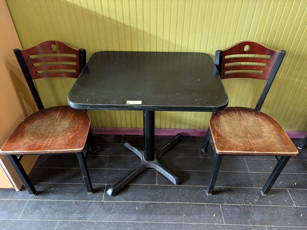 Dining Table 30"x24" with 2 Chairs