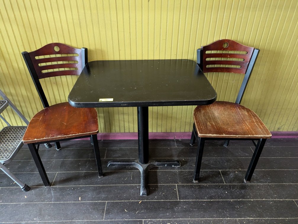 Dining Table 30"x24" with 2 Chairs