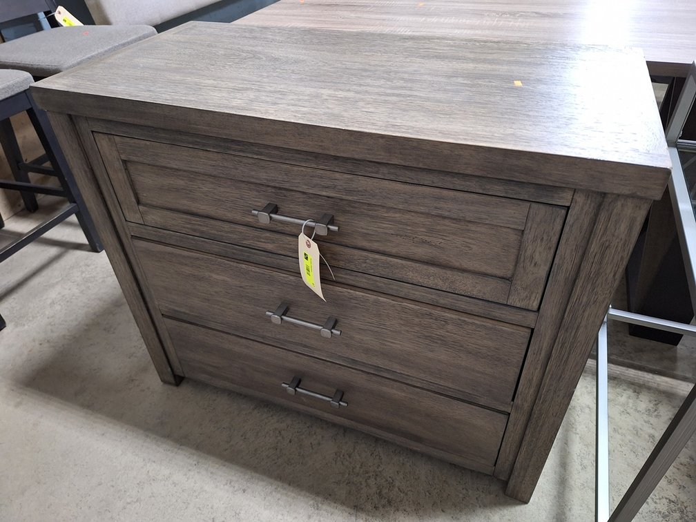 Legacy Classic 3 Drawer Dresser, 37"x18"x31"