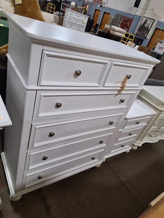 Legacy Classic 6 Drawer Dresser 58"x18"x35" with 2 Drawer Night Stand 25"x18"x26"