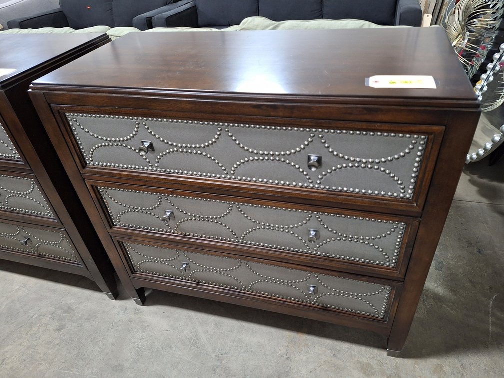Bassett 3 Drawer Dresser, 40"x19"x37"