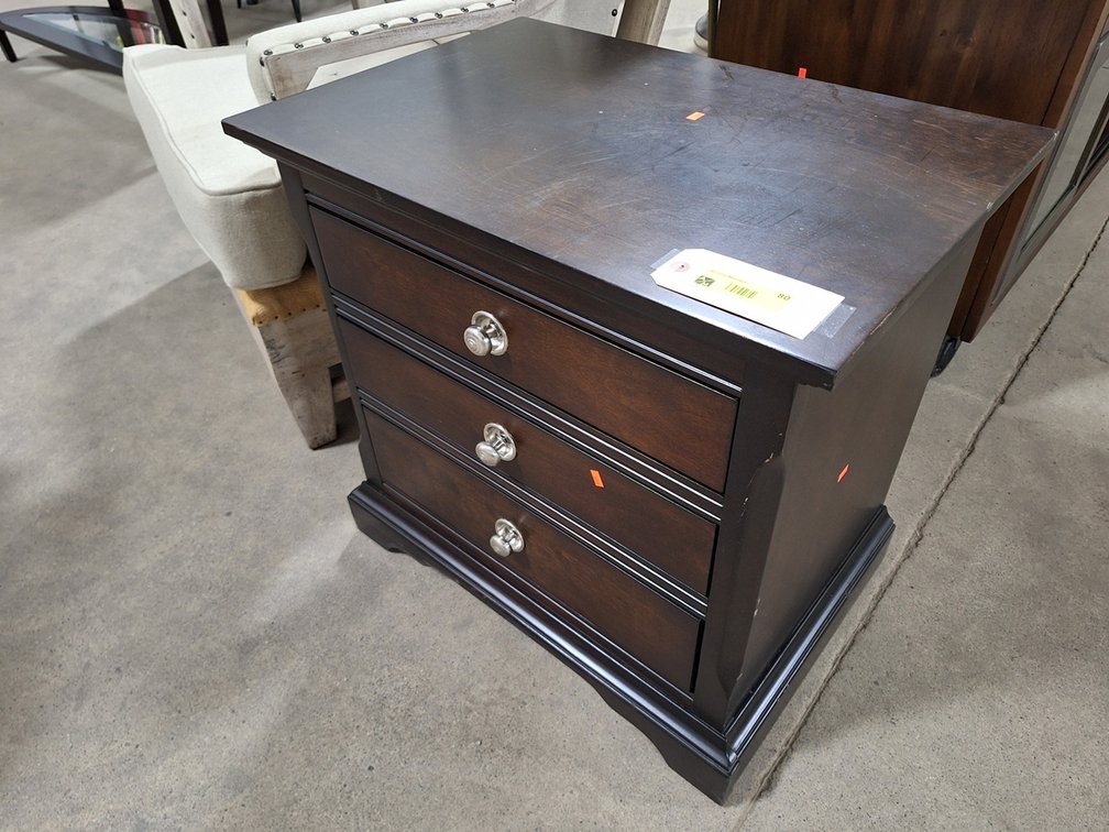 Wood 3 Drawer Night Stand, 26"x18"x25"