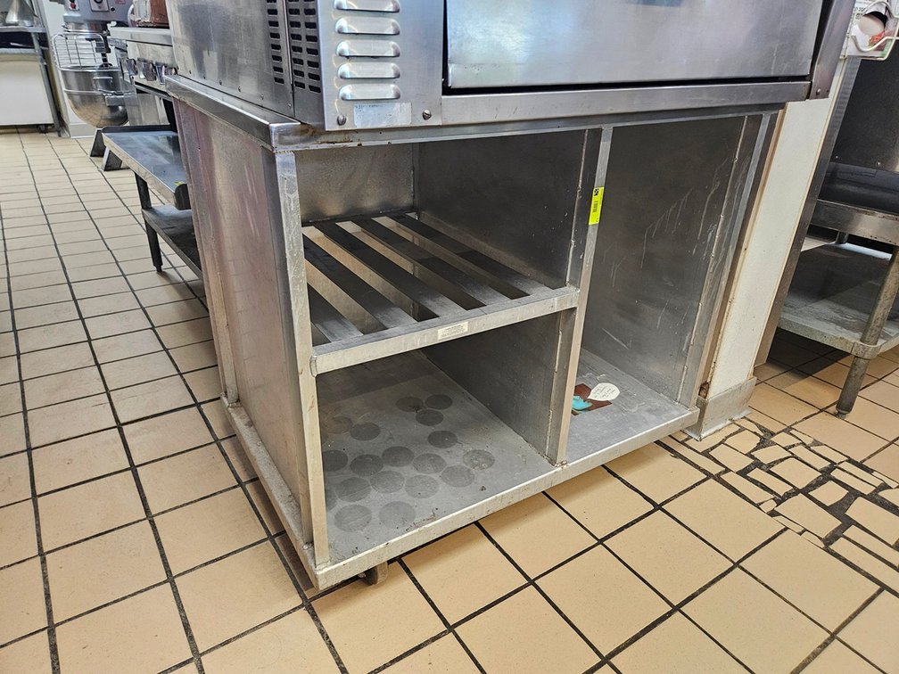 SS/Aluminum Cabinet on Wheels, 42"x28"x37"