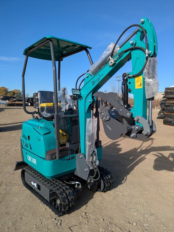 2025 CFG Mini Excavator, Model QK16R, Unused