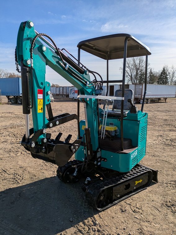 2025 CFG Mini Excavator, Model H15R, Unused