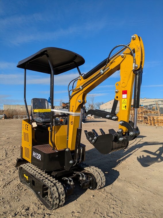 2025 CFG Mini Excavator, Model H12R, Unused