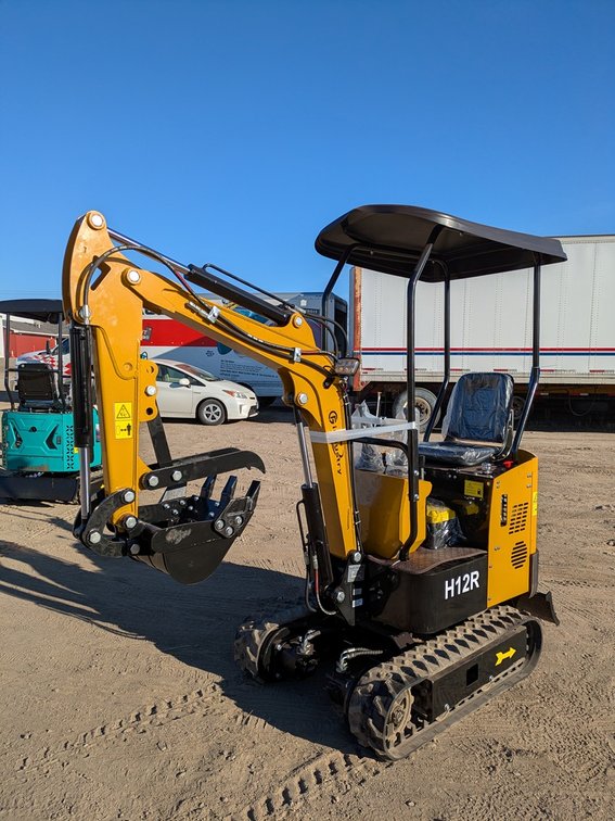 2025 CFG Mini Excavator, Model H12R, Unused