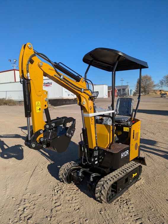 2025 CFG Mini Excavator, Model H12R, Unused