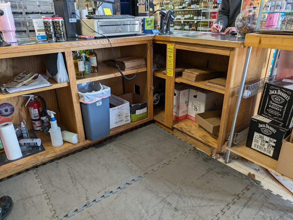 Wood L-Shape Retail Counter, 120"x60"x38"