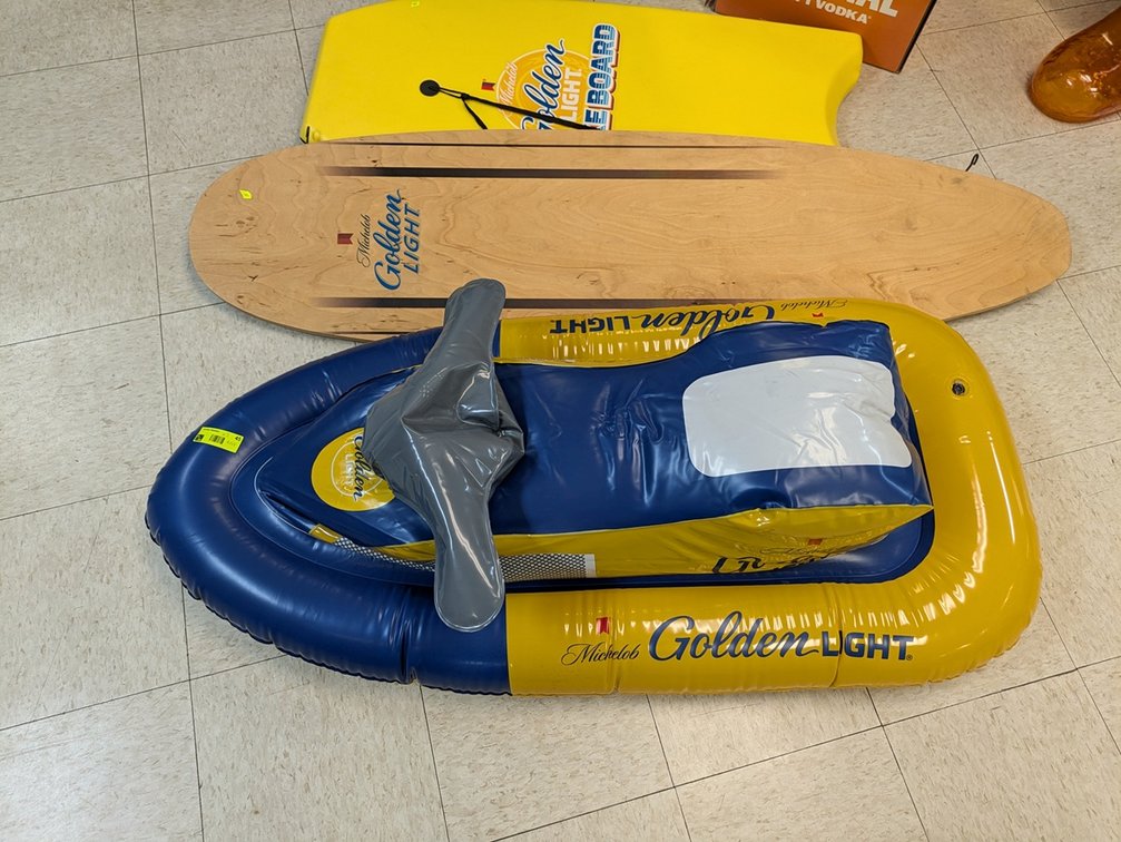 3 Mich Golden Retail Display Pieces