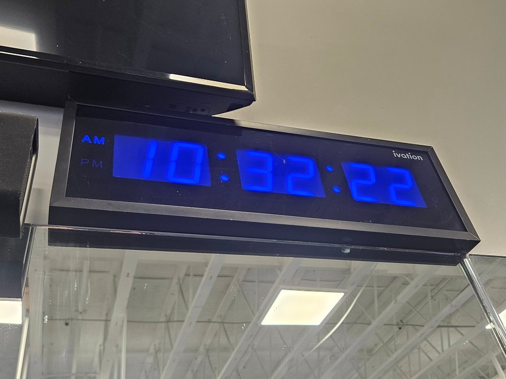ivation Digital Clock, 24"x8"