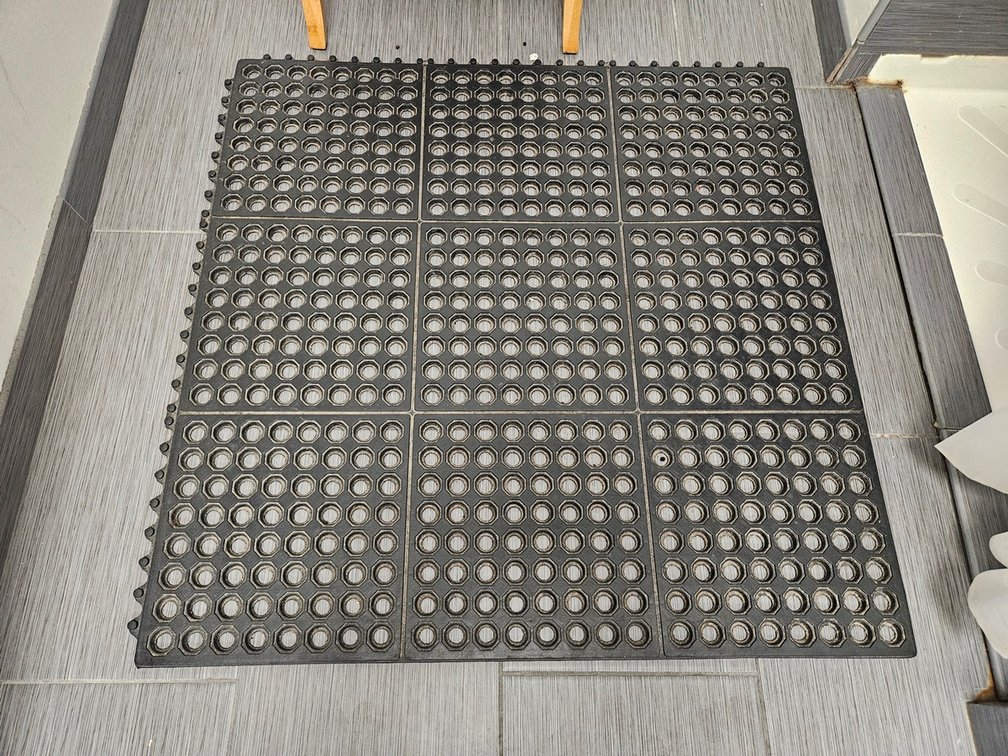 4 Rubber Anti-Fatigue Mats, 36"x36"