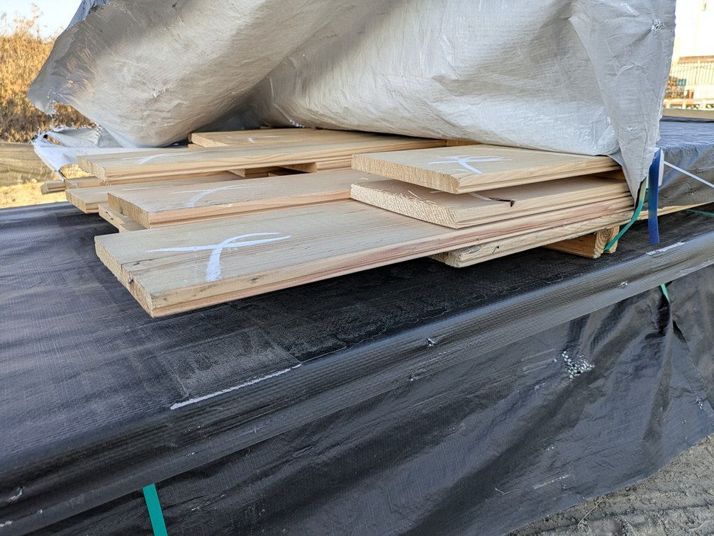 Hemlock 1"x8" Bevel Siding KD Outs, 118 Linear Feet, 3' to 5' Lengths