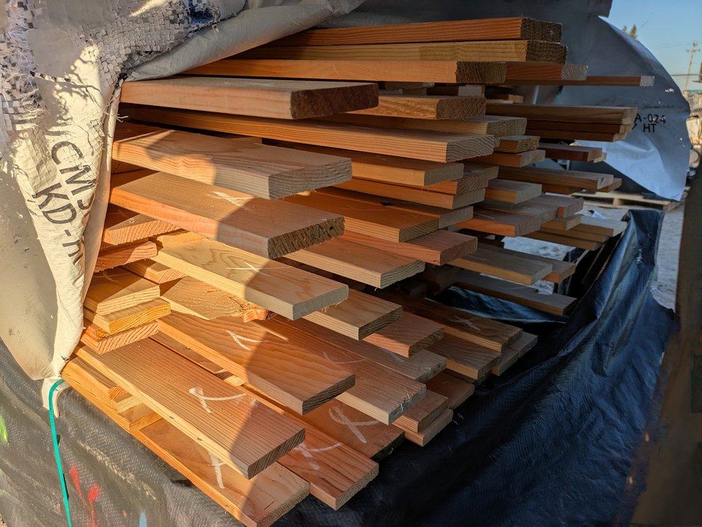 Douglas Fir 1"x4" S4SEE KD Outs, 1568 Linear Feet, 3' to 5' Lengths