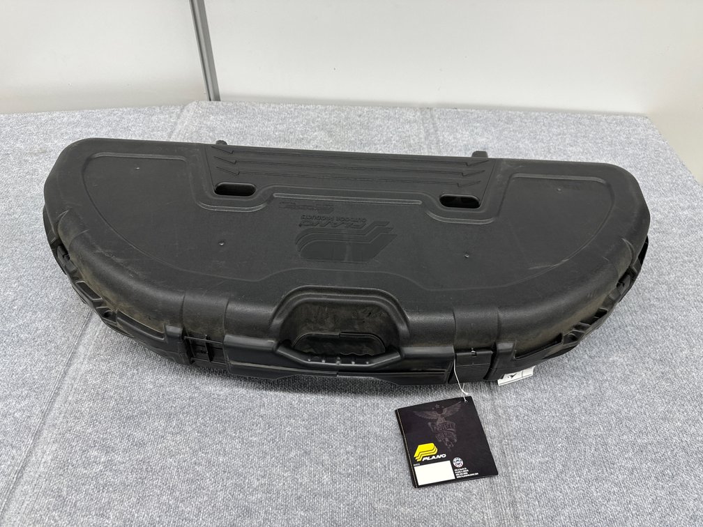 Plano Hard Shell Bow Case