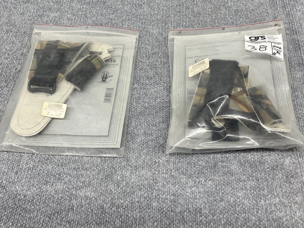 (2) Free Flight Replacement Gloves