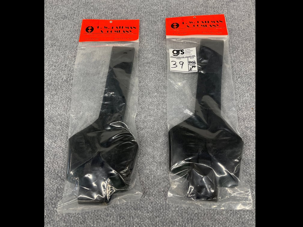 (2) Bateman Leather Wide Cup Bow Holder