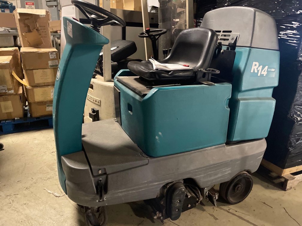 Tennent  R14 Ready Space Technology Rider Carpet Cleaner Battery Operated