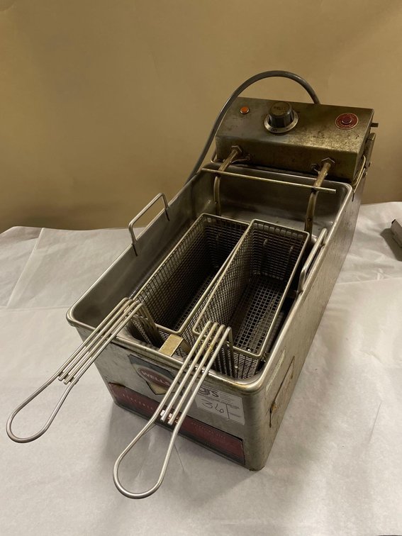 Wells Table-Top  Electric Fryer w/ 2 Baskets