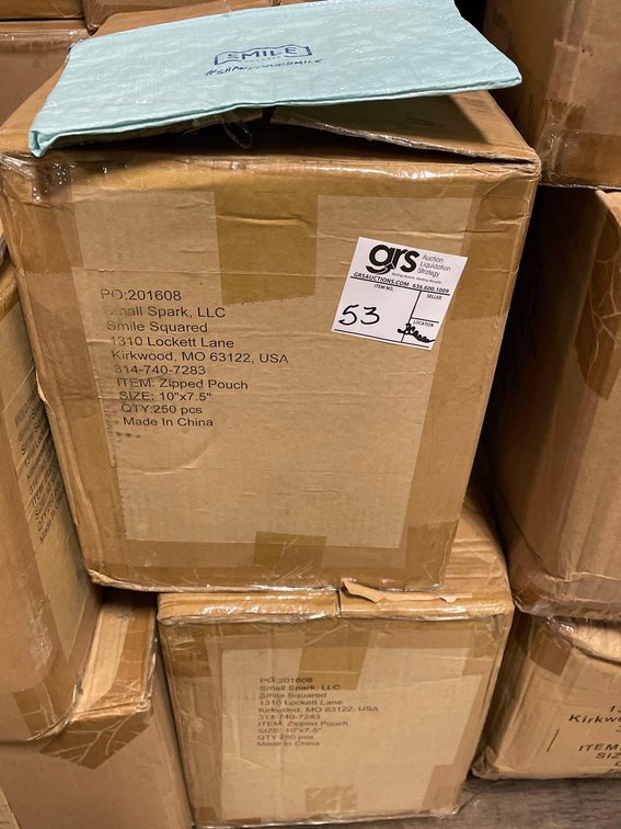 2 Cases of 500 each Zipped pouch   10" x 7.5"