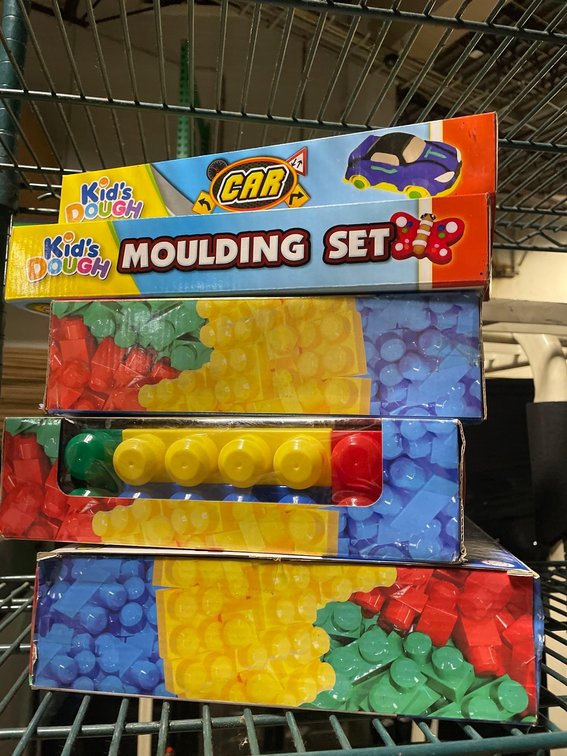 5pc   - 3-40pc Smart Builders & 2- Kids Dough Molding Set
