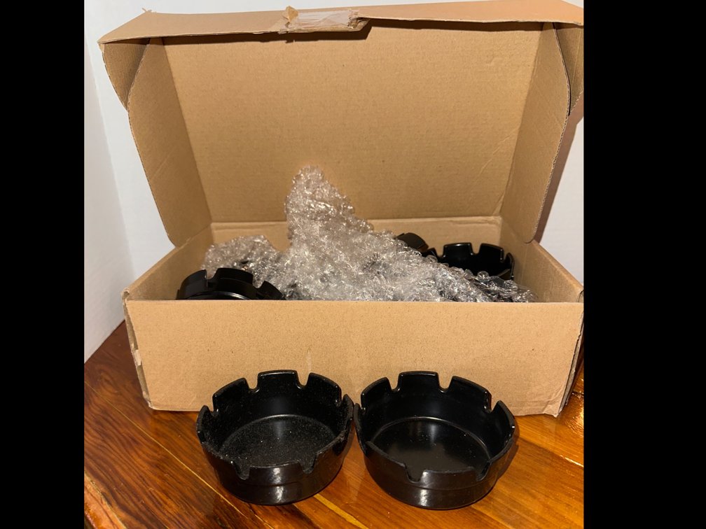 Ashtrays - Plastic Black (12)