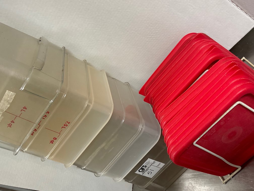 (7) 8 Quart Food Pans With Lids