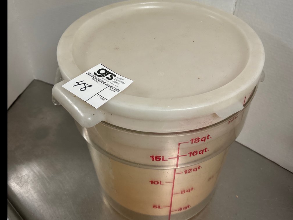 (2) 18 Quart Food Storage Pans