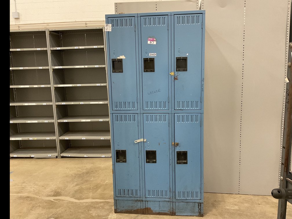 3-Wied Metal Locker w/6-door