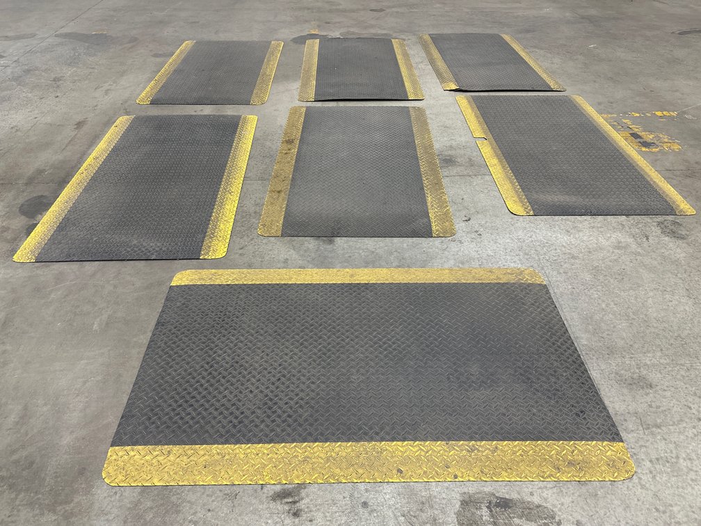 (7) Anti Fatigue Mats