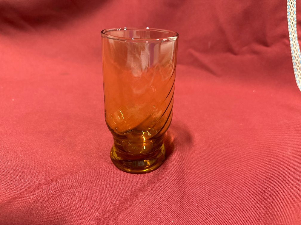 (18)Libbey Amber Gold Optic Swirl