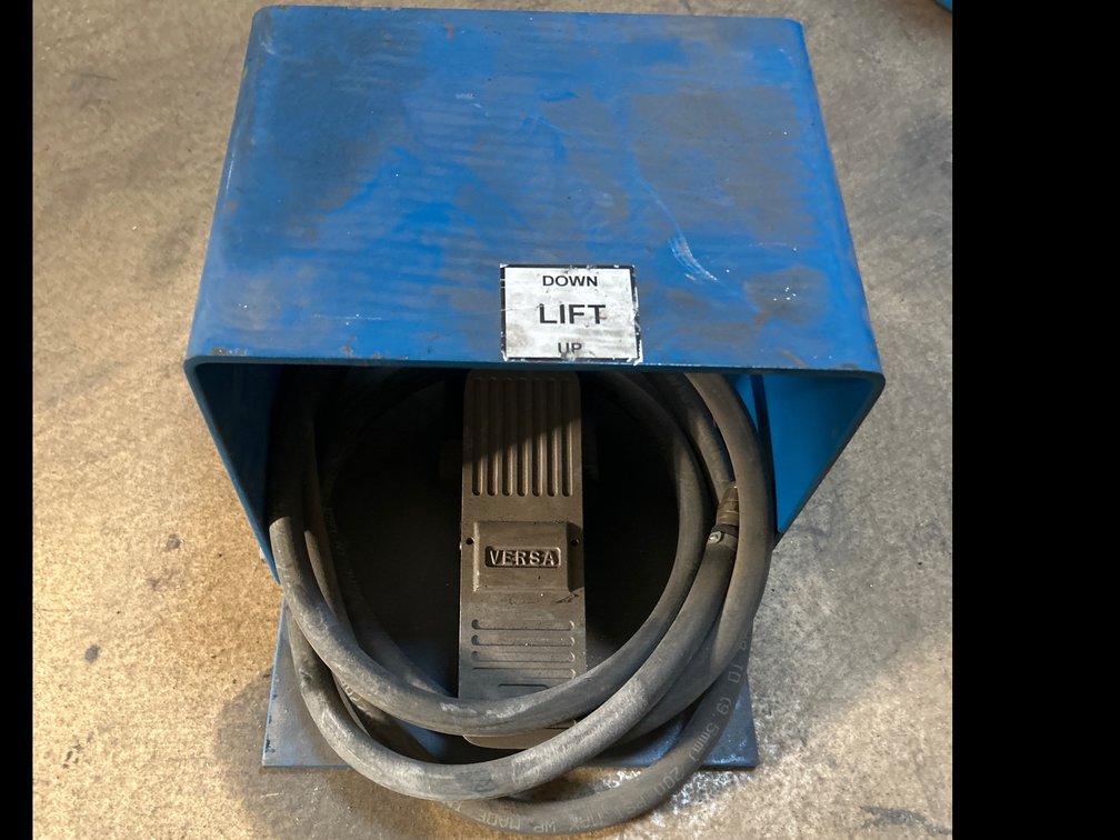 Pneumatic foot pedal
