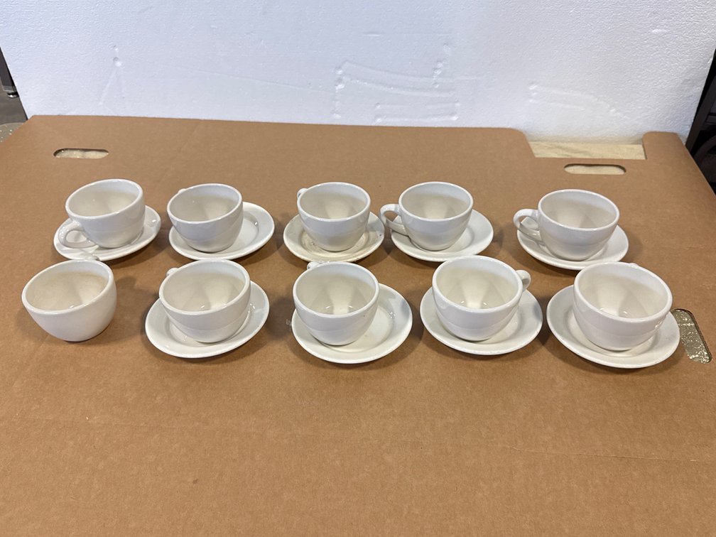 (10)White Cups