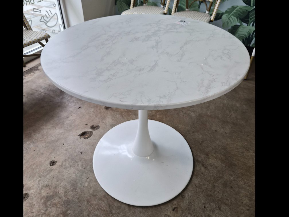 Round Table