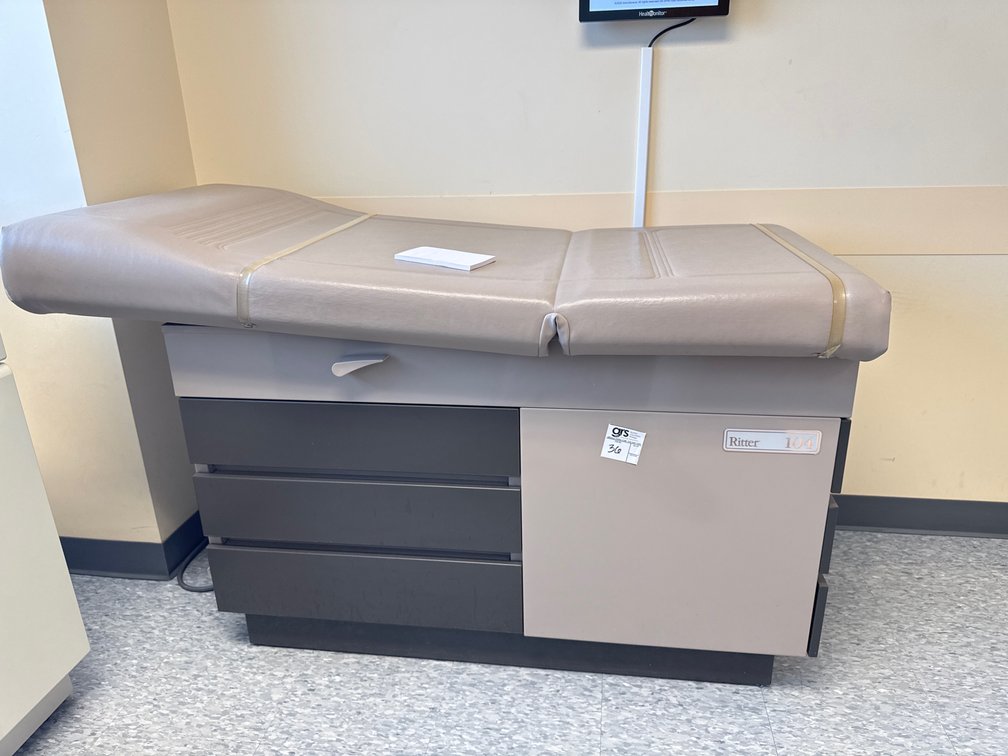 Ritter Midmark 104 Examine Table