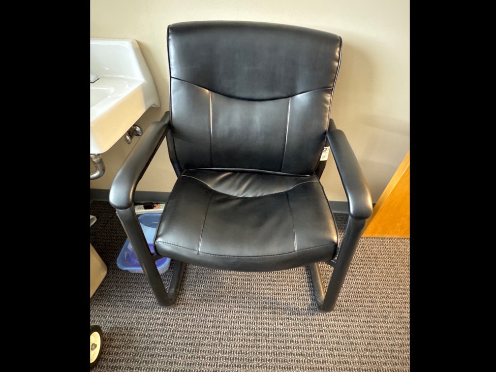 Guest Chair w/ Arms