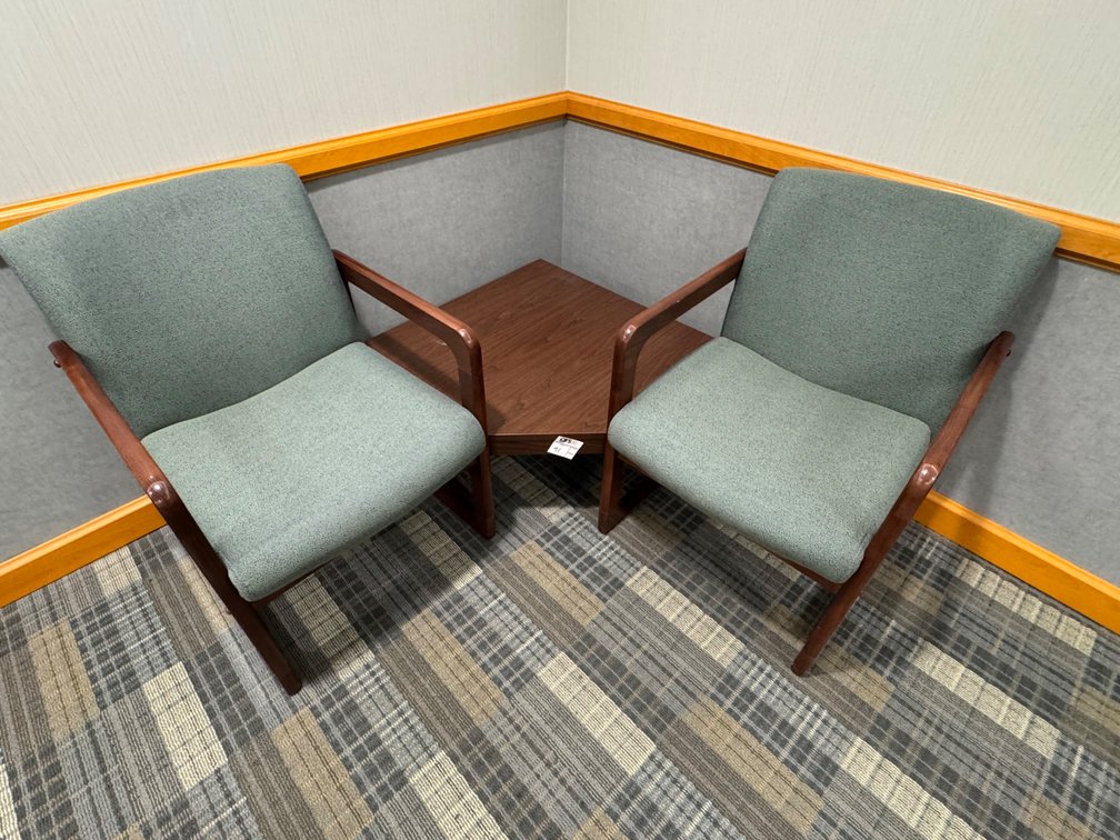 (3) Seating Unit