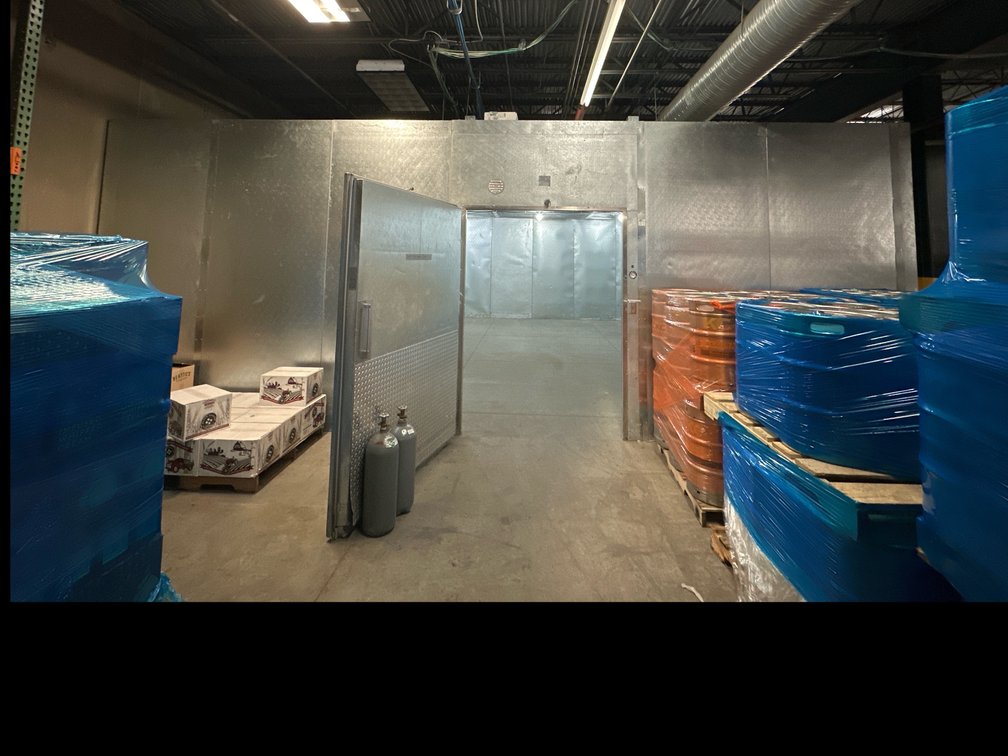 Kysor Walk In Refrigerator w/ (3) Russell Evaporative Units
