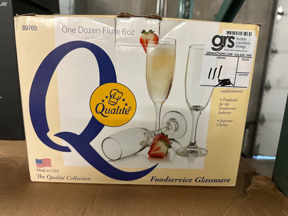 (12) Qualite Flute Glasses