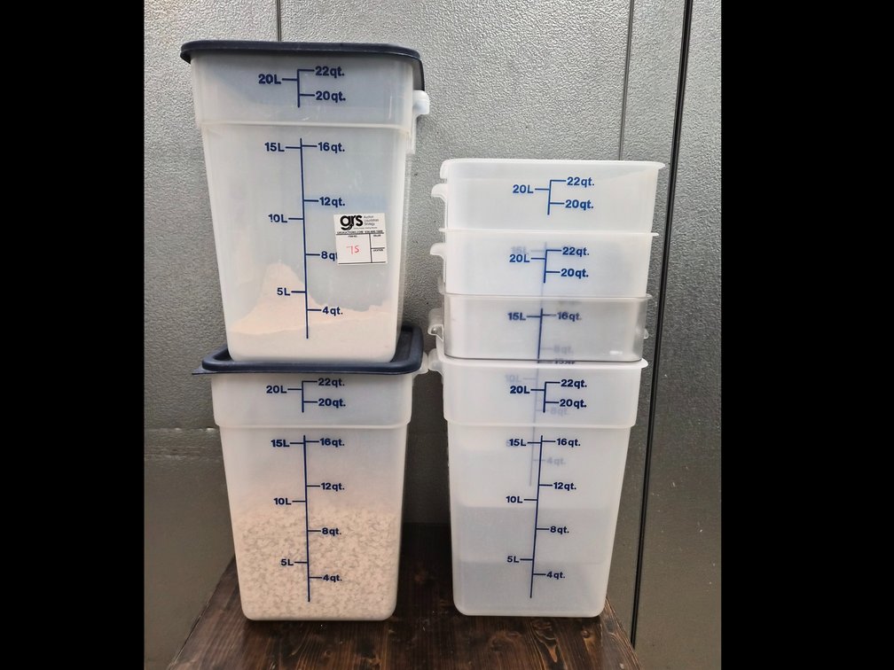 22 Qt Food Storage Containers